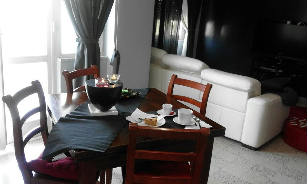 B&B Italia Napoli Bagian luar foto