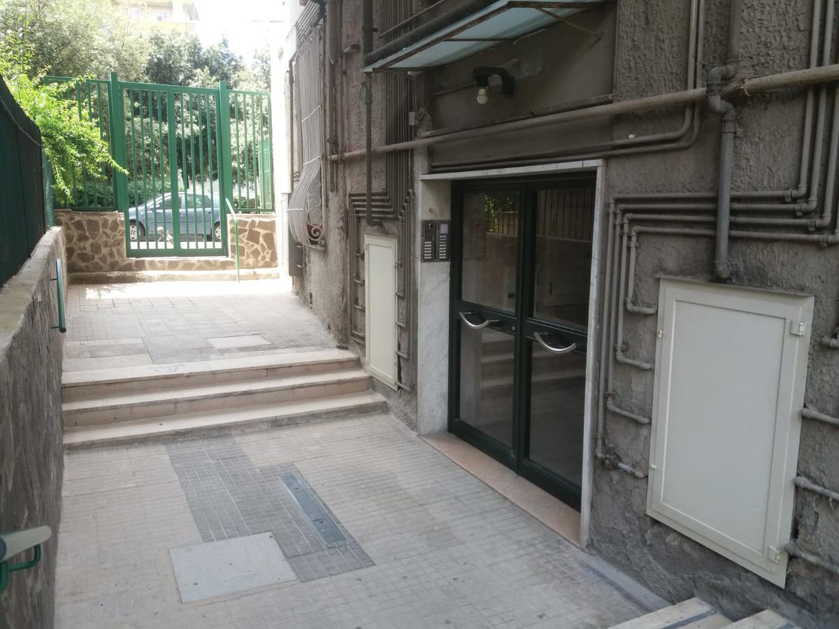 B&B Italia Napoli Bagian luar foto